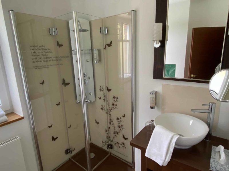 Badezimmer-Bereich im Landhotel Beverland